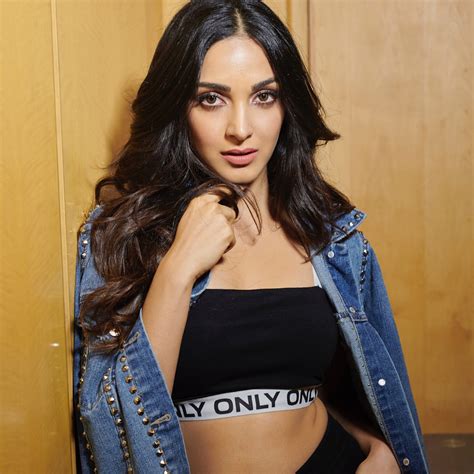 kiara advani boobs